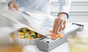 wkłady do szuflad blum obcinarka do folii6 300x179 Wkłady do szuflad   ciekawe akcesoria kuchenne, które pomogą w lepszej organizacji kuchni